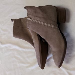 Taupe suede pointy toe booties sz 37